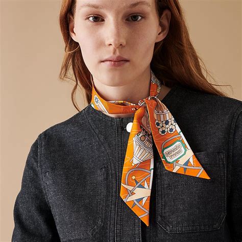 how to style a hermes scarf|hermes twilly scarf on bag.